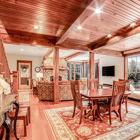 Villa Around The Mountains